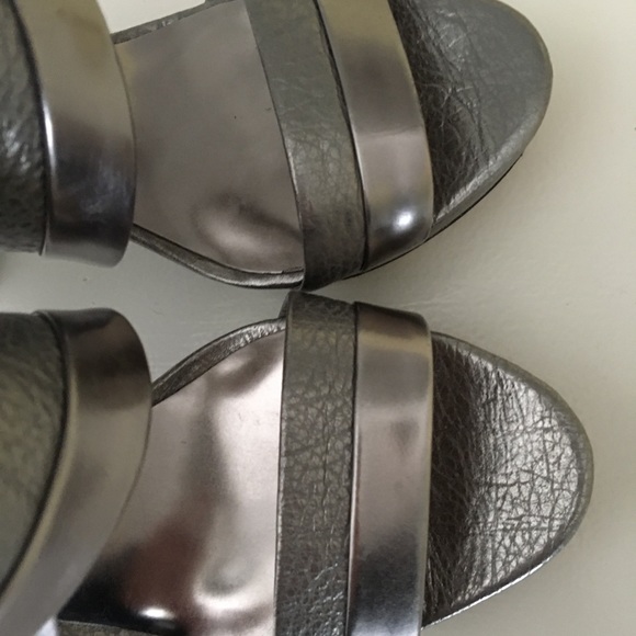 🔥🔥COACH Authentic heels🔥🔥🔥 - Picture 7 of 8